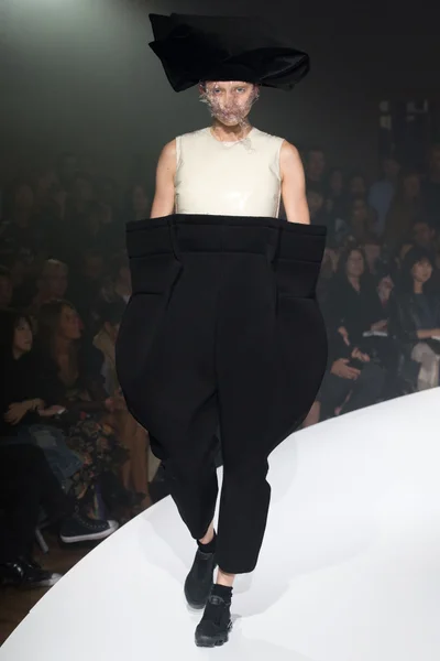Look 12